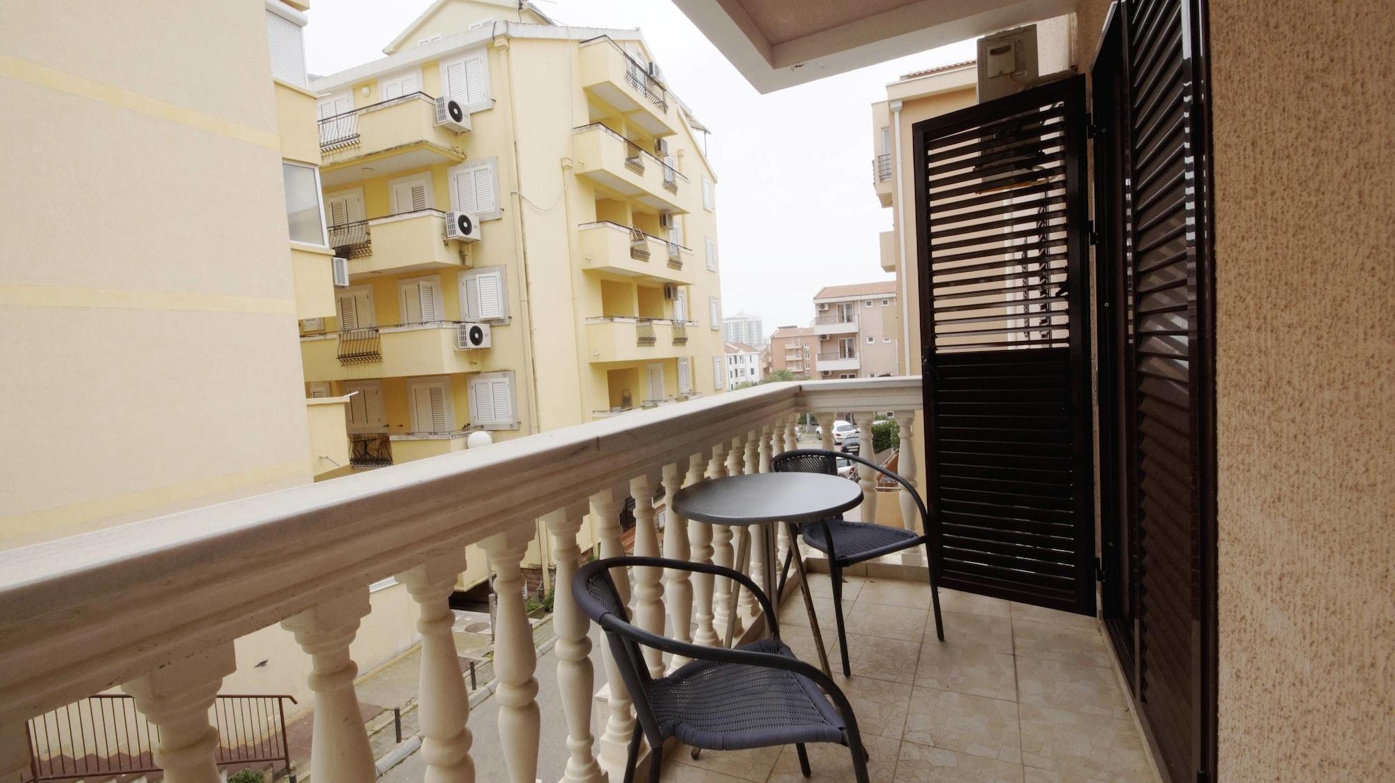 Apartment Glomazic Budva Bagian luar foto